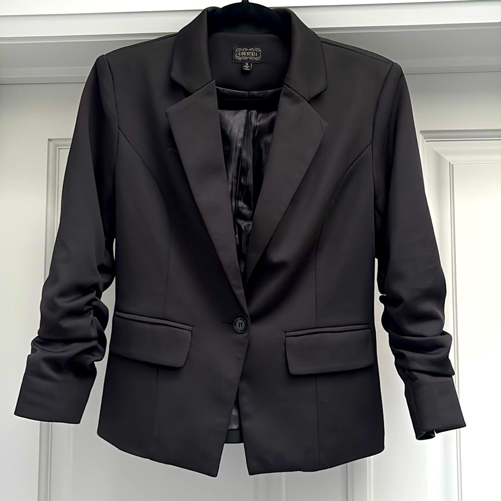 COUNTESS Black Blazer with Rouched 3/4 sleeves